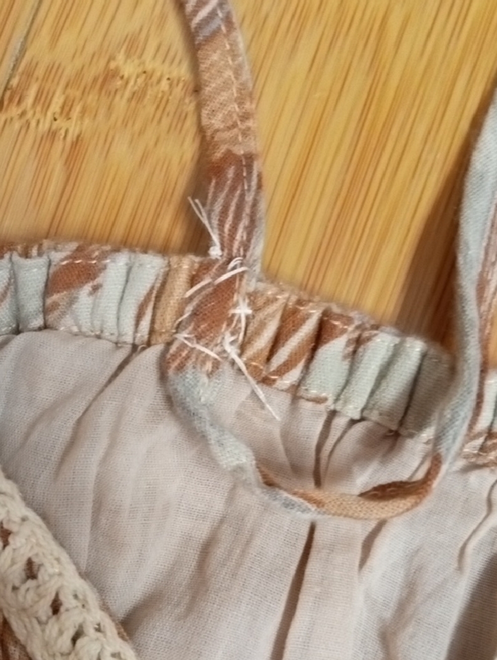 O'Neill Floral Spaghetti-Strap Mini Dress in Cream and Peach Hues. Size Small - Picture 15 of 15